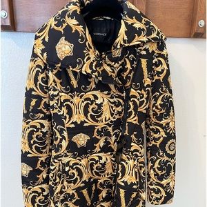 Authentic Versace V-Barocco Print Down Puffer Coat. Brand New !!!!